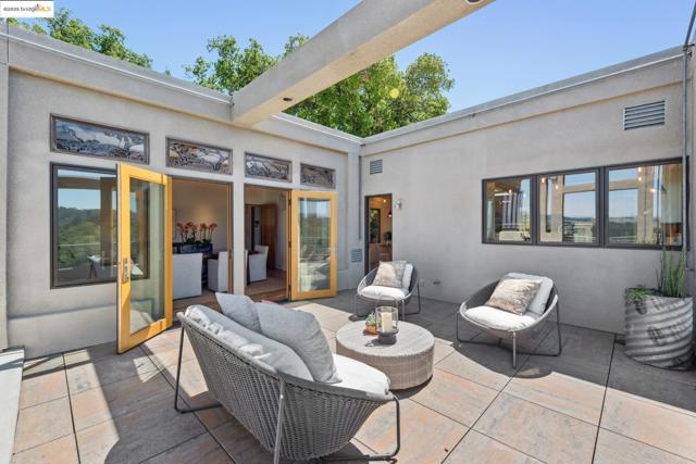12688 Brookpark Road, Oakland CA: https://media.crmls.org/mediaz/2b9efa44-aac4-4d62-8982-c6f58bc7584d.jpg