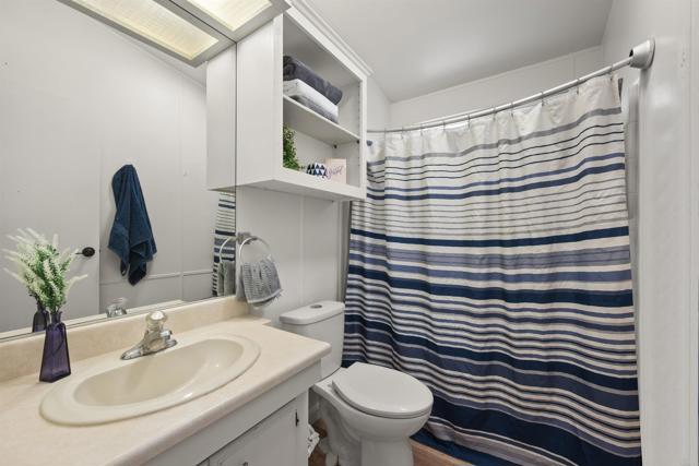 8620 Atlas View Drive, Santee CA: https://media.crmls.org/mediaz/2b9f1f40-44ff-4c95-9480-914d0bafb085.jpg