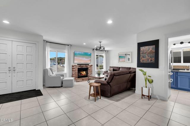 Detail Gallery Image 5 of 50 For 27800 Parkvale Dr, Santa Clarita,  CA 91350 - 4 Beds | 3 Baths