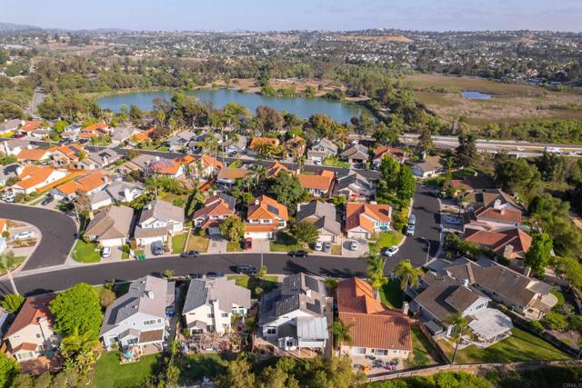 647 Boysenberry Way, Oceanside CA: https://media.crmls.org/mediaz/2ba06a57-1dff-48ae-805a-2f2e58215899.jpg