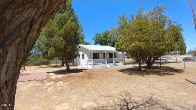 Detail Gallery Image 2 of 13 For 1032 W Newgrove St, Lancaster,  CA 93534 - 2 Beds | 1 Baths