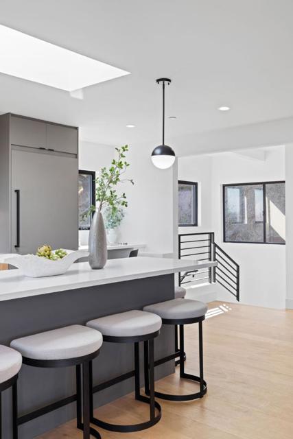 760 Loma Court, Redwood City CA: https://media.crmls.org/mediaz/2ba14d38-eb38-419d-bc50-e303c51055ef.jpg