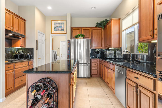 80610 Prestwick Place, Indio CA: https://media.crmls.org/mediaz/2ba16ee4-6101-4e59-ad32-d9e2c749f918.jpg