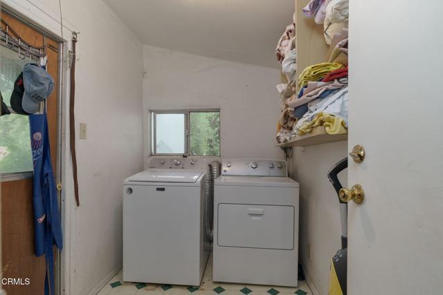 1151 Grant Line Street Street, Santa Paula CA: https://media.crmls.org/mediaz/2ba280ee-9a56-4308-a198-590bf2083733.jpg