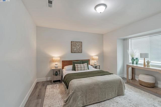 5444 Bancroft, Oakland CA: https://media.crmls.org/mediaz/2ba339c3-9865-4f00-85e4-ccd9768da4b9.jpg