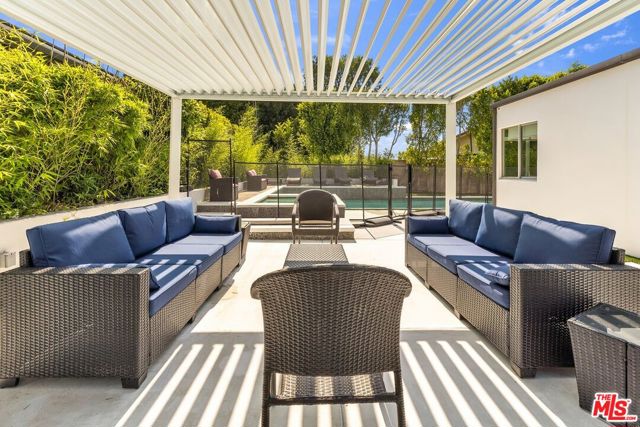 15514 CASIANO Court, Los Angeles CA: https://media.crmls.org/mediaz/2ba3bcdd-7bc7-4fbc-8e55-adbacf29bab6.jpg