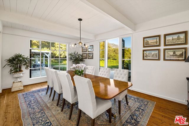 880 Knollwood Drive, Santa Barbara CA: https://media.crmls.org/mediaz/2ba3fef5-0841-4909-b345-0275ddb682cc.jpg