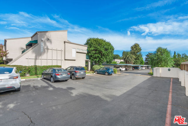 18524 Mayall Street, Northridge CA: https://media.crmls.org/mediaz/2ba491b9-1043-49fb-8631-43c59c238821.jpg