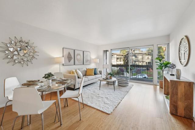 323 Monte Vista Avenue, Oakland CA: https://media.crmls.org/mediaz/2ba4921a-6660-4373-90d9-a6474b3f5535.jpg