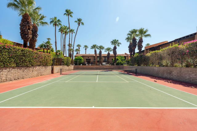 291 E Mel Avenue, Palm Springs CA: https://media.crmls.org/mediaz/2ba521d3-6676-497d-9551-4866916bd62c.jpg