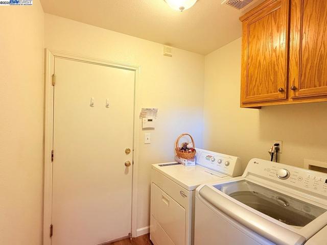 1322 Emerson Dr, Pittsburg CA: https://media.crmls.org/mediaz/2ba68225-b991-4cfc-b417-a57ec91f664c.jpg