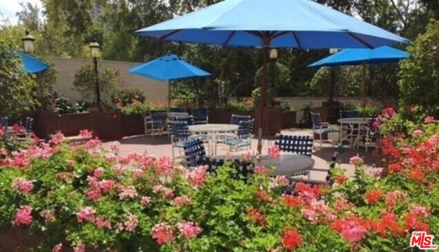 10535 Wilshire Boulevard, Los Angeles CA: https://media.crmls.org/mediaz/2ba68524-f20b-430d-b57f-556d51700e07.jpg