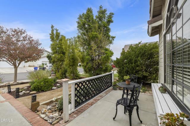27722 Buckskin Drive, Castaic CA: https://media.crmls.org/mediaz/2ba6930d-8024-41b4-b992-1630640f0277.jpg