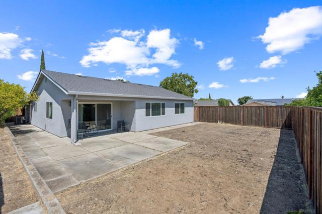 61 Galleon Way, Pittsburg CA: https://media.crmls.org/mediaz/2ba6b85d-4b0e-42e8-8f49-45d25c6dea70.jpg