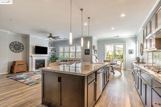 226 Wynn St, Oakley CA: https://media.crmls.org/mediaz/2ba6f1d6-dada-4ecf-af8d-c1199ec5f231.jpg