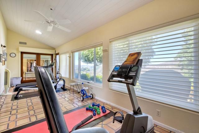 2064 Santa Margarita Dr., Fallbrook CA: https://media.crmls.org/mediaz/2ba710ea-7e72-489d-bb6e-0490cb5dc9ce.jpg