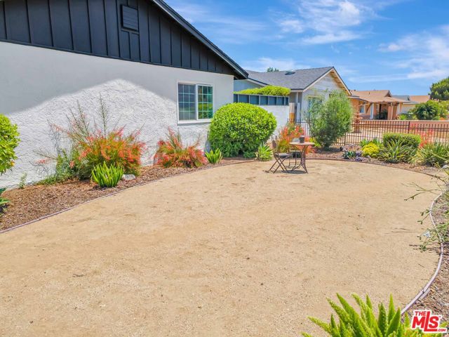 6814 Berquist Avenue, West Hills CA: https://media.crmls.org/mediaz/2ba72dd1-aadc-46bb-a792-e89e157e1d77.jpg
