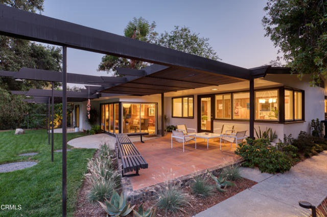 1570 Old House Road, Pasadena CA: https://media.crmls.org/mediaz/2ba7f904-9522-428d-9bd8-0e4a08e78fd6.jpg