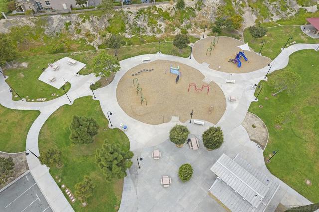 2423 Wishing Star Way, Chula Vista CA: https://media.crmls.org/mediaz/2ba908a8-e656-488d-b1e2-84d7906b8c73.jpg