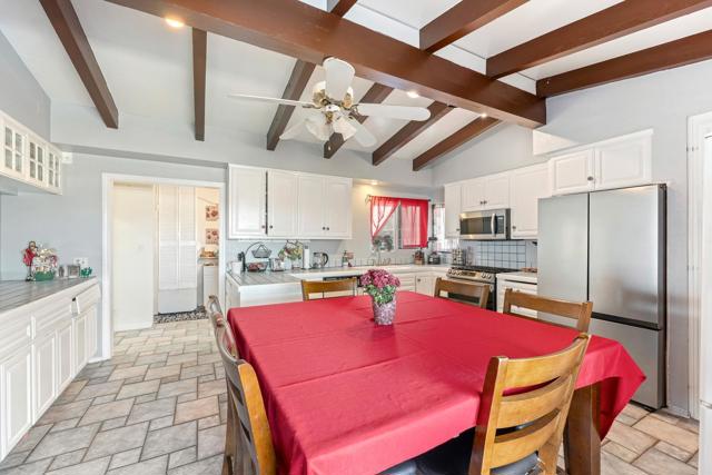 75760 Skyline Drive, Desert Hot Springs CA: https://media.crmls.org/mediaz/2ba90f6d-85b9-4732-8ff7-77ef5480c8e9.jpg