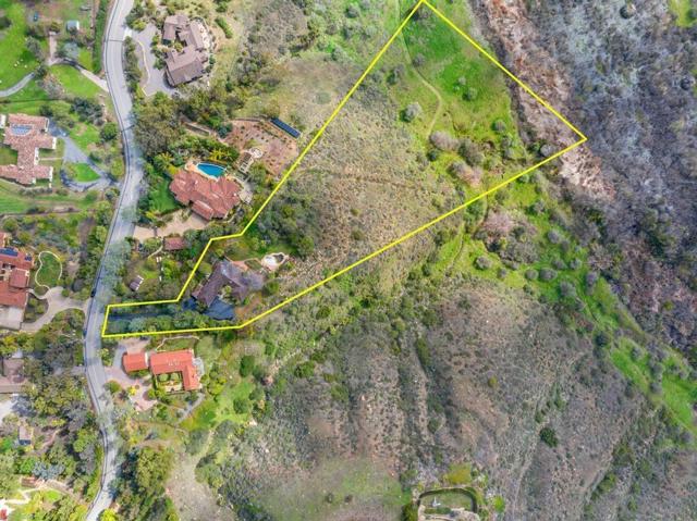 16574 Zumaque, Rancho Santa Fe CA: https://media.crmls.org/mediaz/2ba9495b-cb9a-491c-a3ca-fd807fa71645.jpg