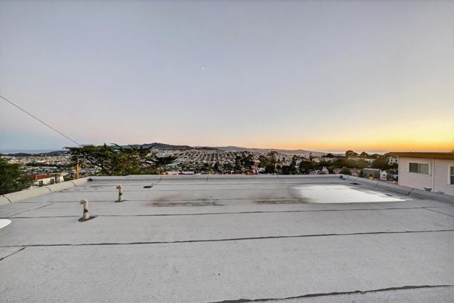 72 Cresta Vista Drive, San Francisco CA: https://media.crmls.org/mediaz/2ba94e16-9a65-47cd-850f-d048b0c0c0aa.jpg