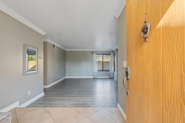 Detail Gallery Image 4 of 32 For 425 E Brookport St, Covina,  CA 91722 - 3 Beds | 3 Baths