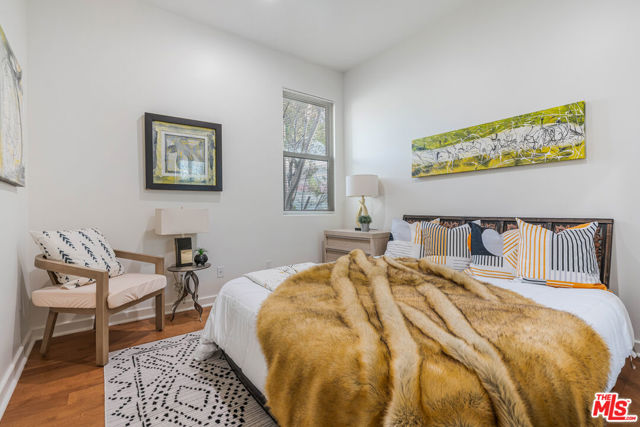 3718 S Barrington Avenue, Los Angeles CA: https://media.crmls.org/mediaz/2baa0f7c-7a57-4908-9c49-6e7012ef6965.jpg