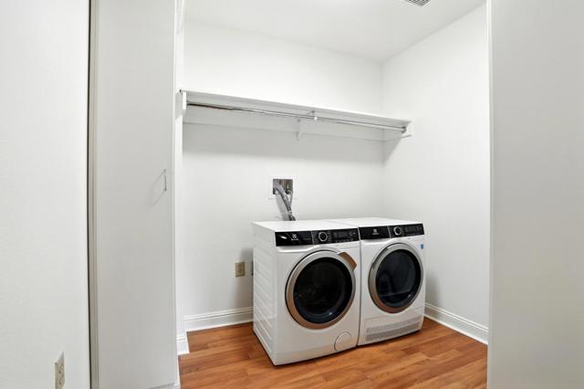 10 CRYSTAL SPRINGS Road, San Mateo CA: https://media.crmls.org/mediaz/2baa2fcb-9ee7-4939-b0da-e9c8eaa54168.jpg