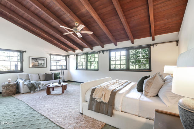 Detail Gallery Image 4 of 41 For 10400 Mcbroom St, Sunland,  CA 91040 - 3 Beds | 2/1 Baths