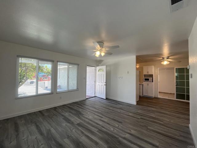 127 AVE DE LA MADRID, San Diego CA: https://media.crmls.org/mediaz/2baad94f-fb8b-404a-91a3-ab224b2ec021.jpg