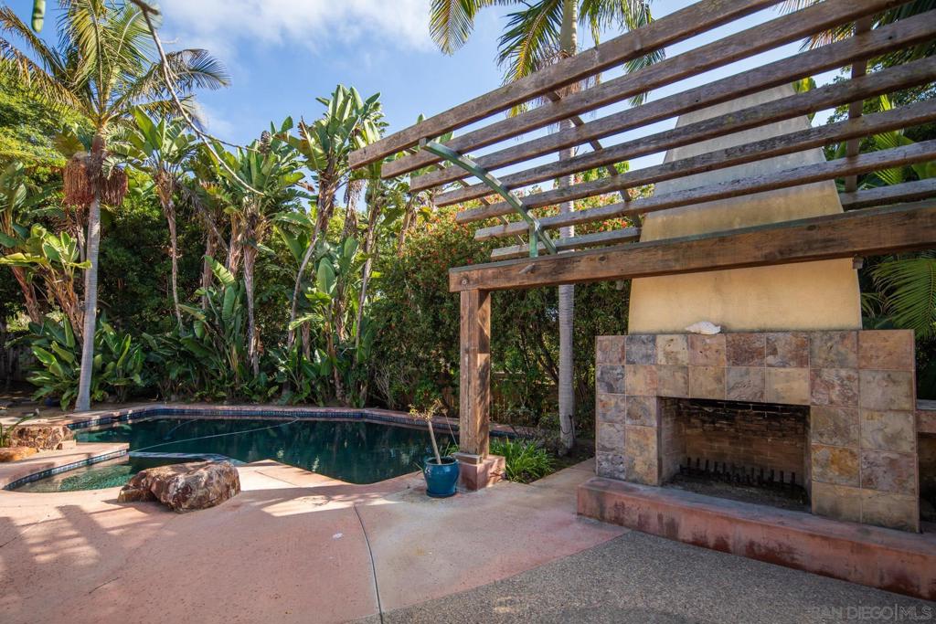 MLS #250041429SD image #30