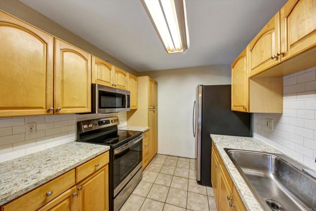 1420 Hilltop Drive, Chula Vista CA: https://media.crmls.org/mediaz/2babcce1-d609-4aff-a488-6c4aa4e24671.jpg