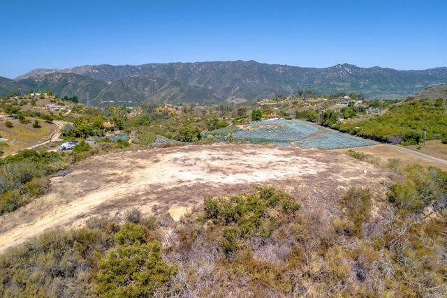 27 Daily Road, Fallbrook CA: https://media.crmls.org/mediaz/2babeae9-1a8c-4a76-b844-1a0d497e5ad8.jpg