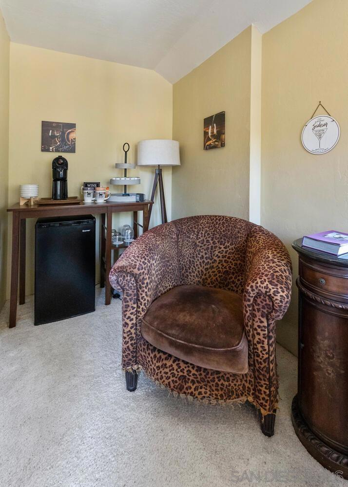 https://media.crmls.org/mediaz/2bac166f-bcb0-4d44-af38-ba5981db5ba0.jpg?preset=X-Large