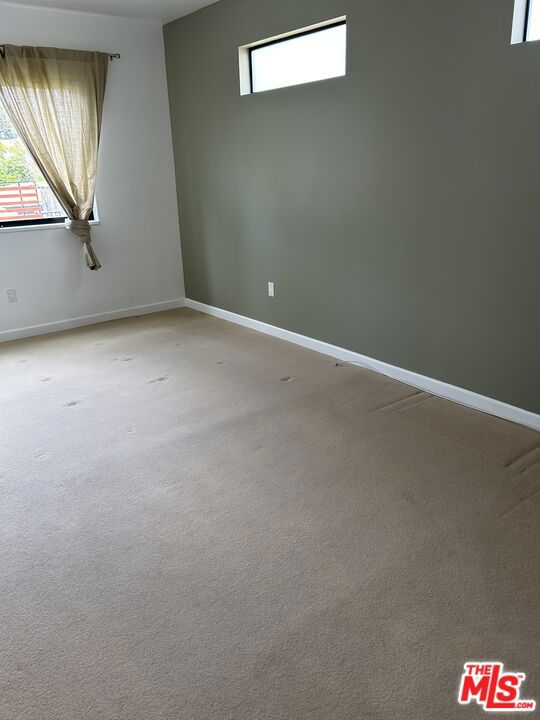 2917 Urban Avenue, Santa Monica CA: https://media.crmls.org/mediaz/2bad0ba2-723a-408f-9a4d-e2bf65cb1a6e.jpg