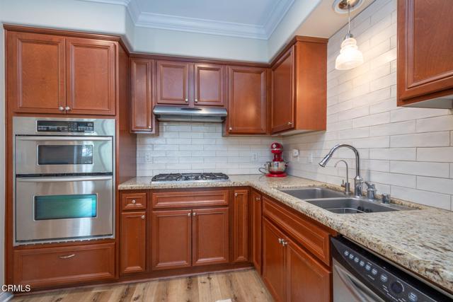 4256 Tradewinds Drive, Oxnard CA: https://media.crmls.org/mediaz/2bad0eeb-85da-4cb3-b6d7-3a0302189c88.jpg