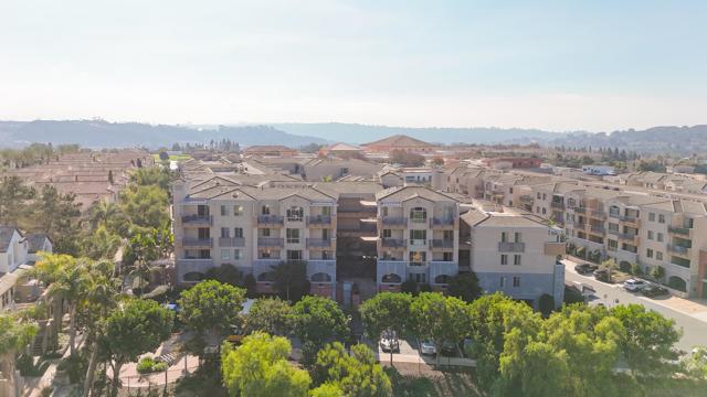 3887 Pell Place, San Diego CA: https://media.crmls.org/mediaz/2bad17a4-bb26-4c85-93ed-e98b1df054b9.jpg