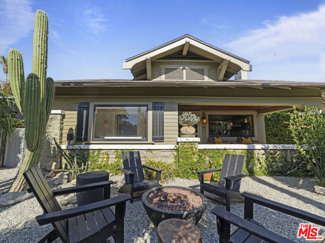 1528 N Curson Avenue, Los Angeles CA: https://media.crmls.org/mediaz/2bad883e-19ec-42ef-9e53-1608e06ce7e9.jpg