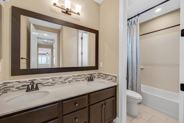 3838 Santa Fe Lane, Tracy CA: https://media.crmls.org/mediaz/2bade684-e64b-469d-a086-260b03bcea77.jpg