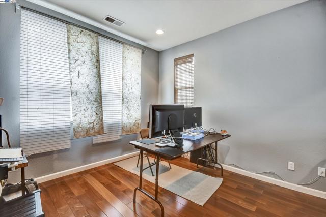 761 Batista Dr, San Jose CA: https://media.crmls.org/mediaz/2bae5cfd-29f1-48f0-9566-db2782918d05.jpg