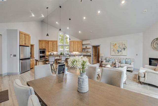 20244 Lower Skyridge Dr, Groveland CA: https://media.crmls.org/mediaz/2baed91b-9c46-4f8b-bbee-58f6144cf0b7.jpg
