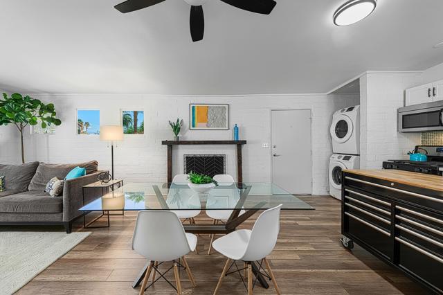 44809 Portola Avenue, Palm Desert CA: https://media.crmls.org/mediaz/2baedeaf-3136-4da3-8e7f-95c7d9631a61.jpg