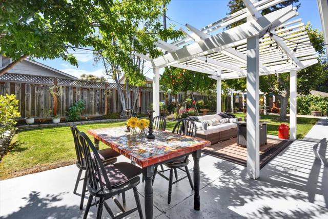 1525 Saint Francis Drive, San Jose CA: https://media.crmls.org/mediaz/2baf0829-1a7b-4e18-8f01-5b7f65f860be.jpg