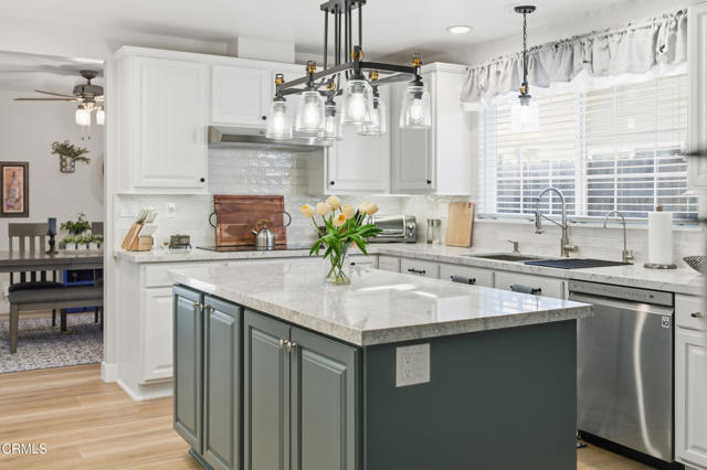 2174 WILCOX Street, Camarillo CA: https://media.crmls.org/mediaz/2baf2294-c56c-4d45-9a8e-d7308e6193d0.jpg