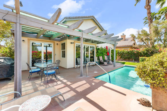 82626 Redford Way, Indio CA: https://media.crmls.org/mediaz/2bafbf45-8521-4c75-9539-146dc485b83c.jpg