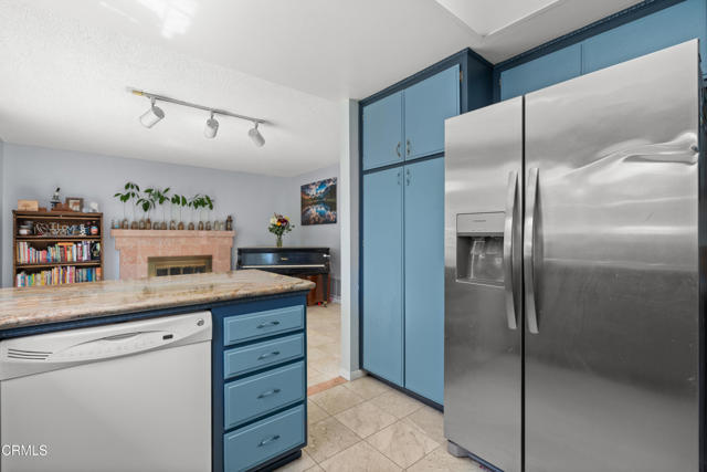Detail Gallery Image 12 of 30 For 803 Green Valley Dr, Thousand Oaks,  CA 91320 - 4 Beds | 2/1 Baths