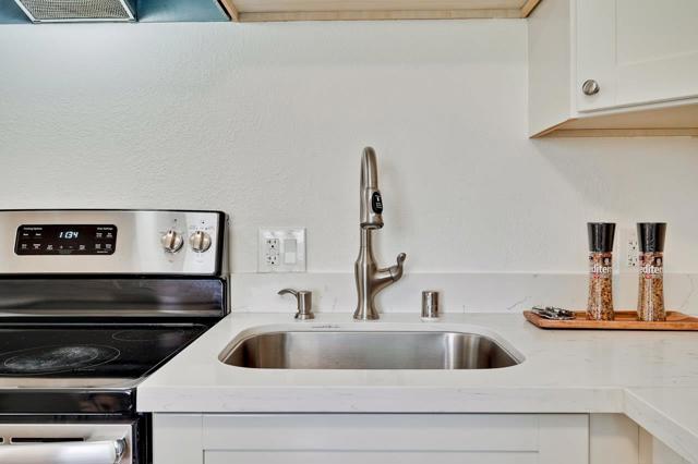 954 Kiely Boulevard, Santa Clara CA: https://media.crmls.org/mediaz/2baff3cc-bb6a-4d01-9c3f-1945c2146f96.jpg