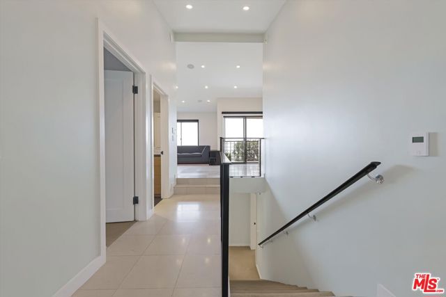 6789 Shearwater Lane, Malibu CA: https://media.crmls.org/mediaz/2bb10694-dd89-4516-ae9c-04cf5d5af3ae.jpg