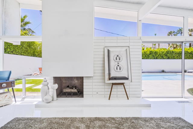 1877 S Navajo Drive, Palm Springs, CA 92264